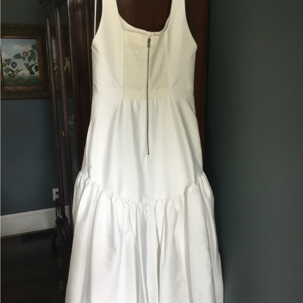 Alice and Olivia Diana sleeveless structured midi dress - Picture 10 of 10